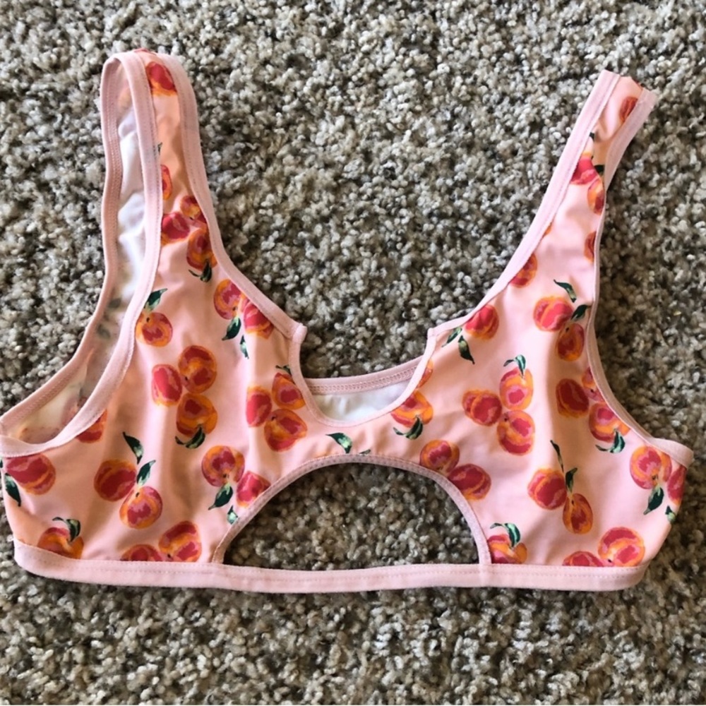 ISO: Bootay Bag Carter Peach Bralette